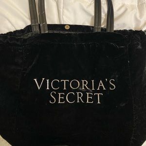 Velvet vsp bag with adjustable straps.